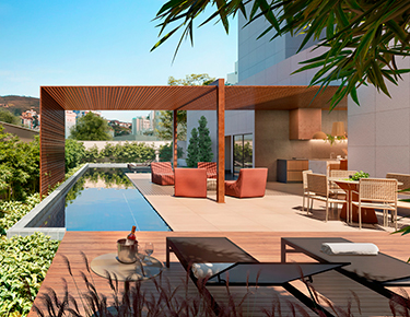 Piscina com deck